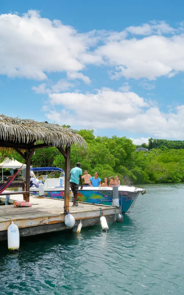 Déjeuner chez l'habitant lors d'une excursion en journée complète avec Dream Tour Évasion Trois-îlets Martinique