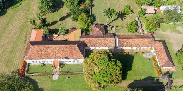 Habitation Baie des Trésors Trinité Martinique domaine historique jardin et espaces extérieurs