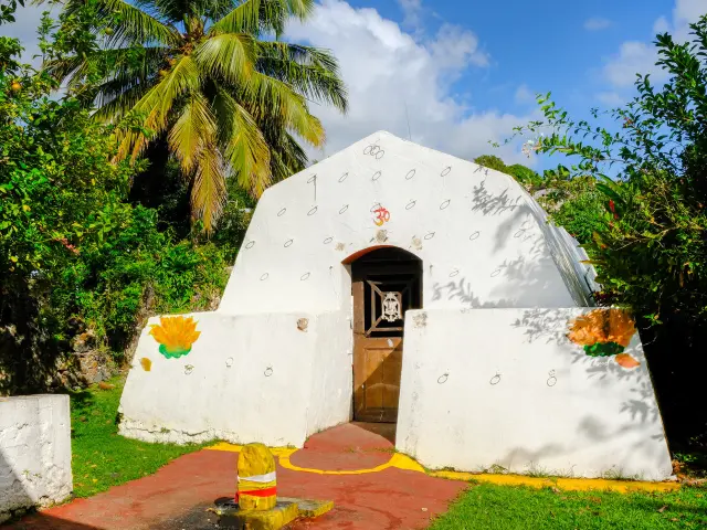 Temple hindou Baie des Trésors Trinité Martinique vestige culturel et mémoire ouvrière