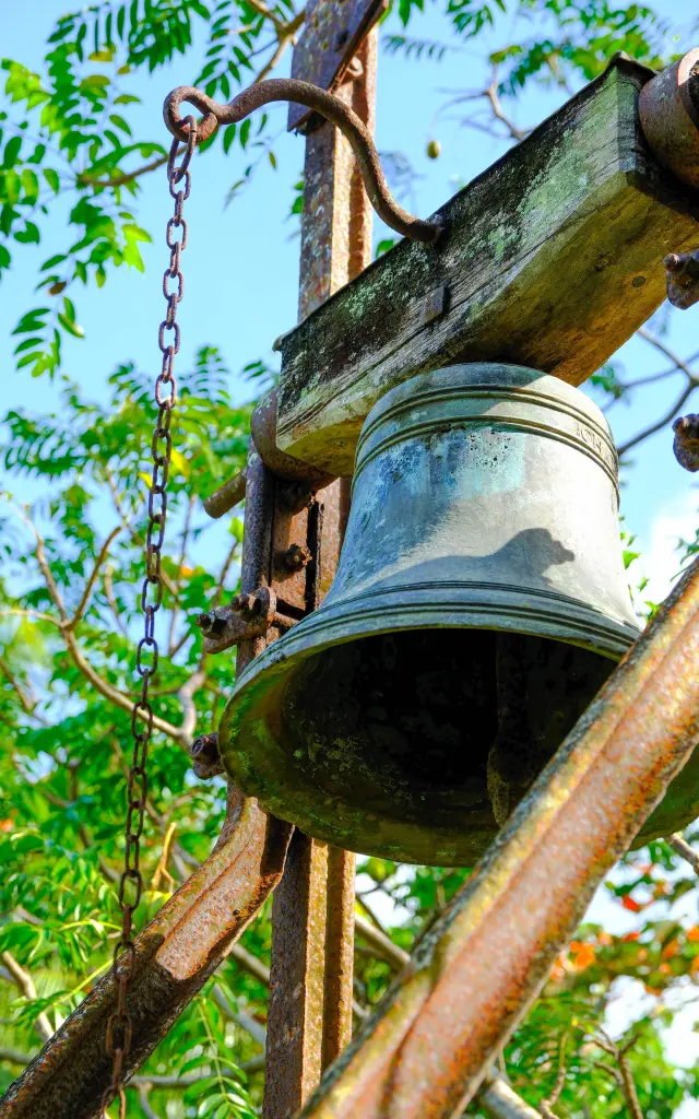 Cloche de Baie des Trésors Trinité Martinique symbole du patrimoine