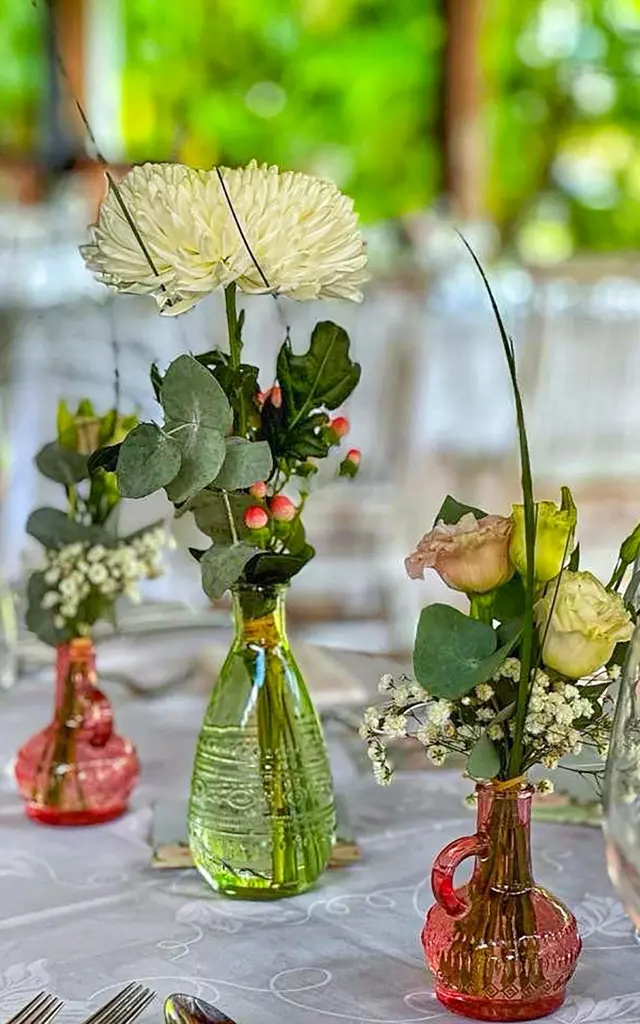 Décoration raffinée des tables du restaurant L'Ephémère Habitation Belfort Lamentin Martinique