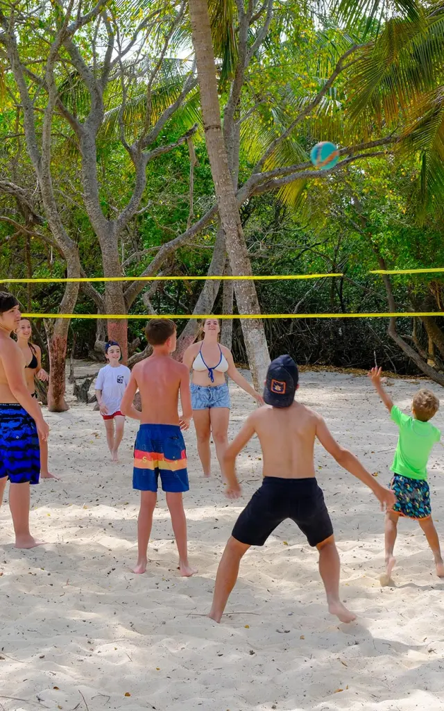 Volleyball Plage Bébêche bikini beach Sainte-Anne Martinique
