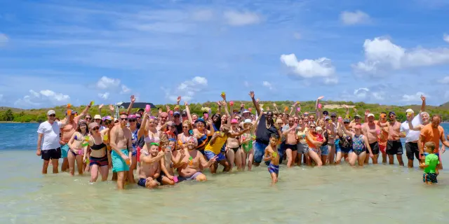 Baignade aux fonds blancs de l'ilet Chevalier Bébêche bikini beach Sainte-Anne Martinique