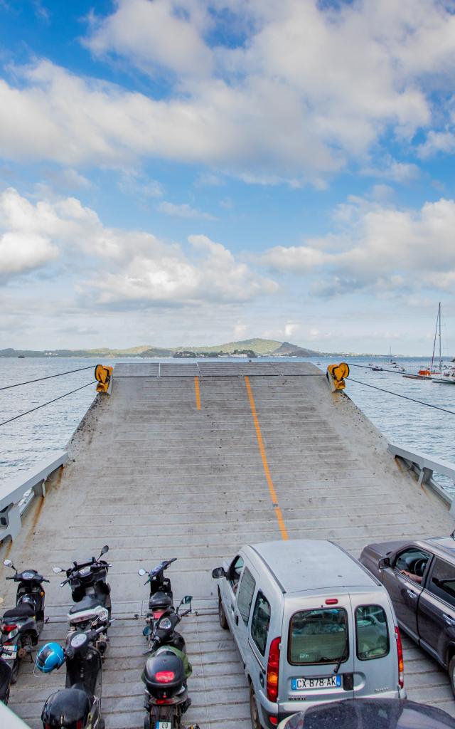 Barge Voiture Petite Terre Mayotte 3745 Original (1)