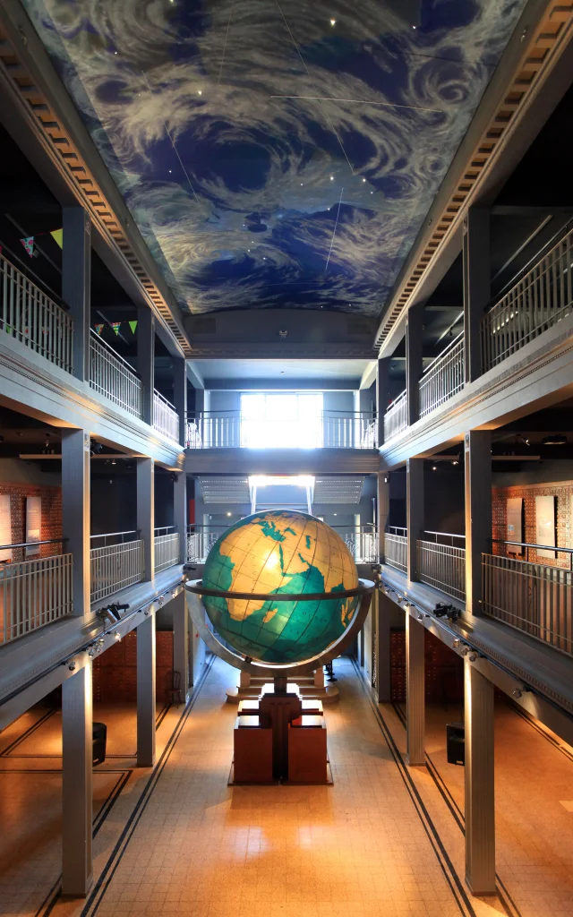 Intérieur du Mundaneum à Mons