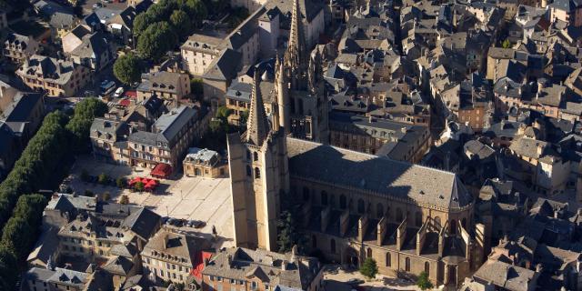 La cathédrale de Mende vue du ciel