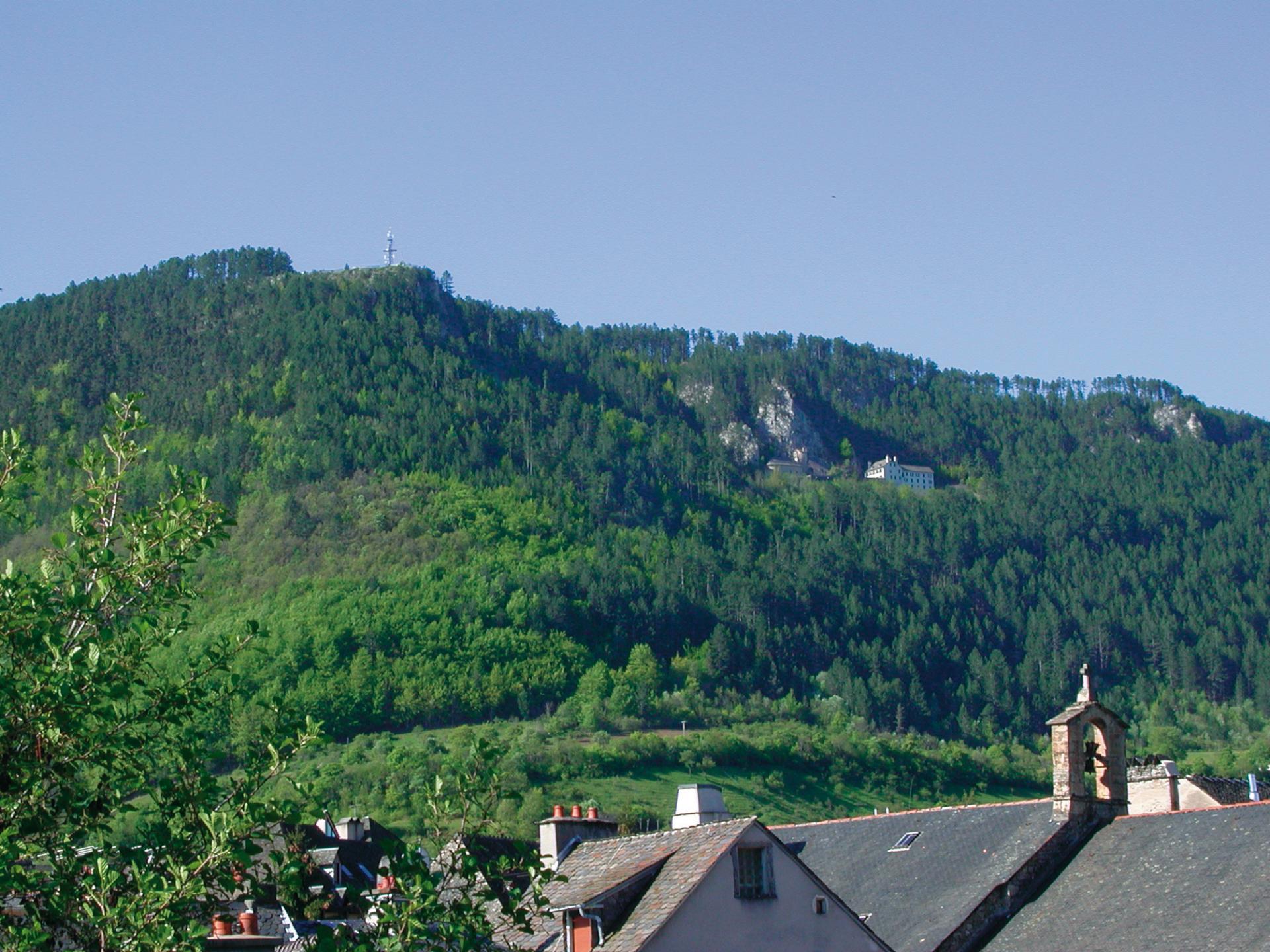 causse-de-mende-activit-s-loisirs-de-pleine-nature-en-for-t-proximit