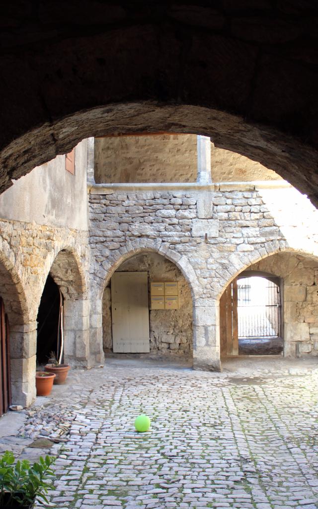 Cour de l'ancienne sinagogue