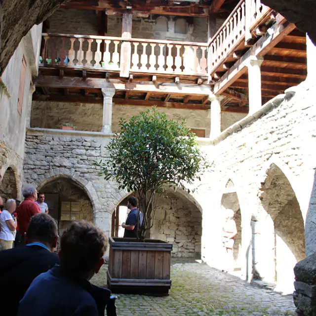 Rondleiding door het huis dat bekend staat als de “oude sinagogue” van Géraud