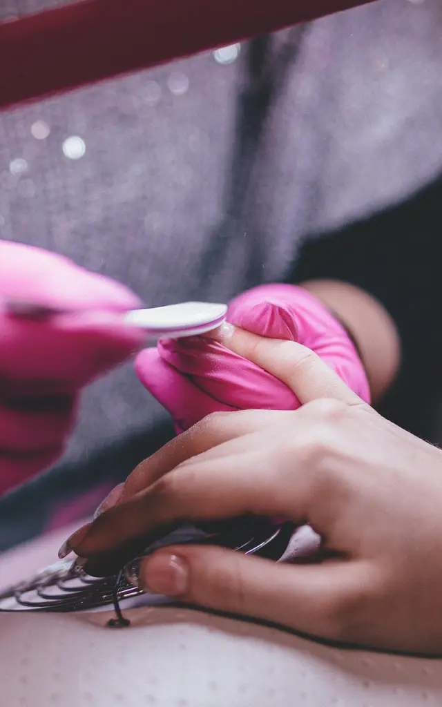 Manucure - soins du corps - beauté