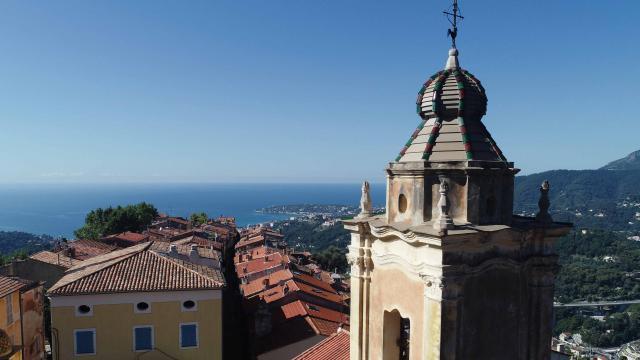 castellar-eglise-clocher-drone-de-regard.jpg