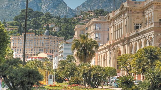 Menton-jardin-et-PalaisdelEurope-Rossolin.jpg