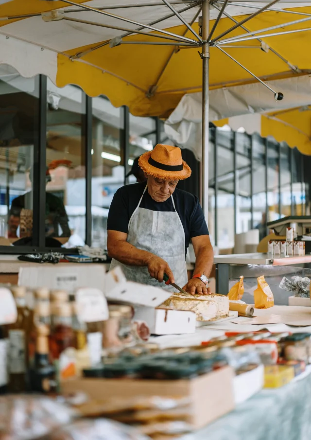 Marche Couvert Gustave Eiffel Beausoleil Pango Visual Min