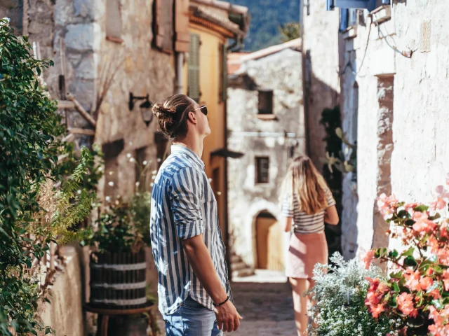 Promenade Dans Les Ruelles De Sainte Agnes Pango Visual 2