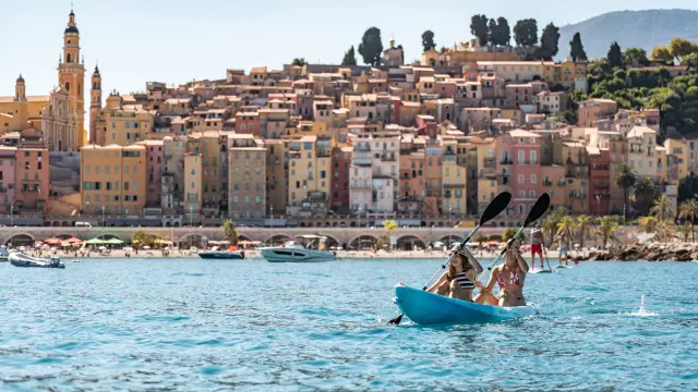 Kayak Au Large De Menton Pango Visual