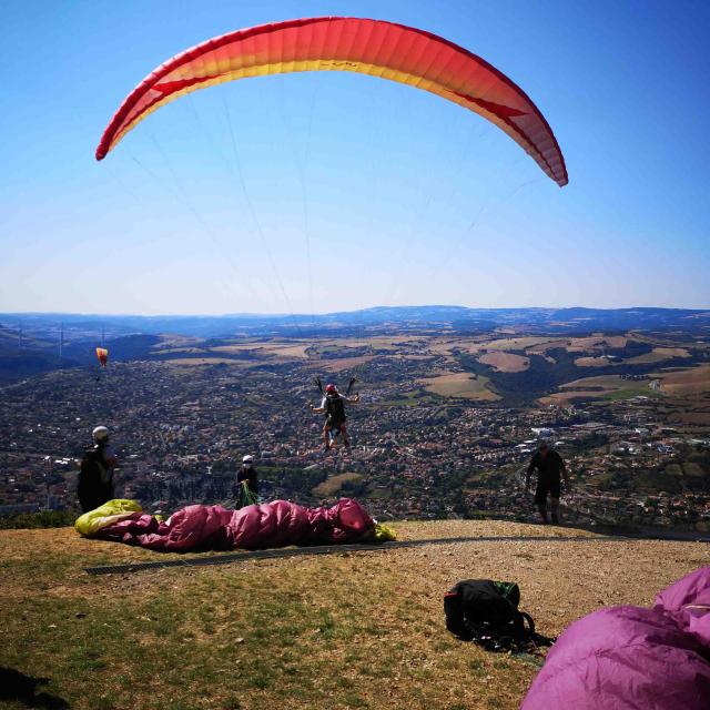 Paragliding Pouncho Activiteiten Natuur 12 Millau Laetitia Rozijn Robert