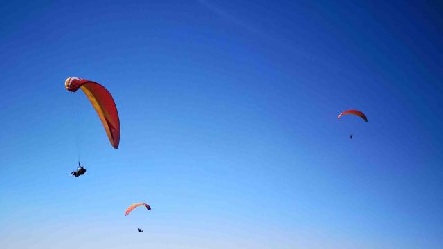 Paragliding Pouncho Activites Nature 13 Millau Laetitia Raisin Robert