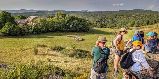 Sur Les Traces Du Berger Avontuur 10 Roquesaltes Laetitia Rozijn Robert