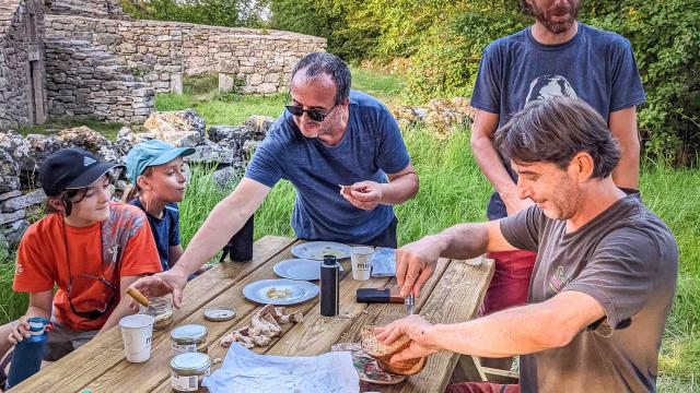 Sur Les Traces Du Berger Avontuur 18 Roquesaltes Laetitia Rozijn Robert