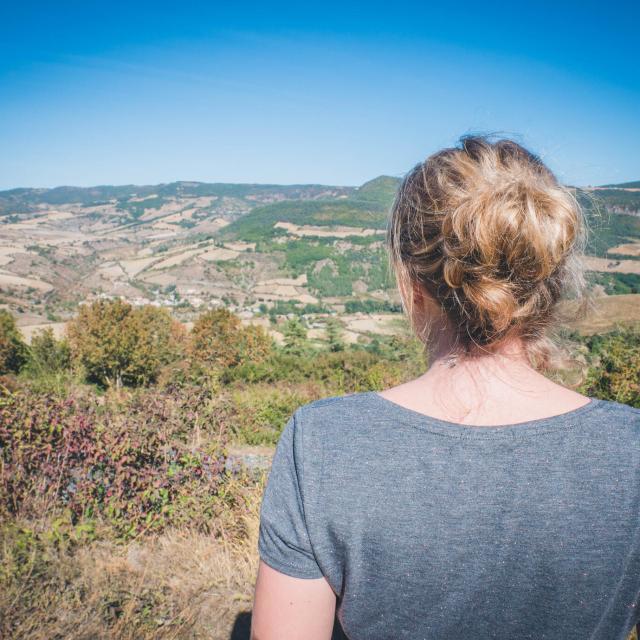 Un paseo por las bodegas de Deux Monts Ot Millau Grands Causses A. Humbert