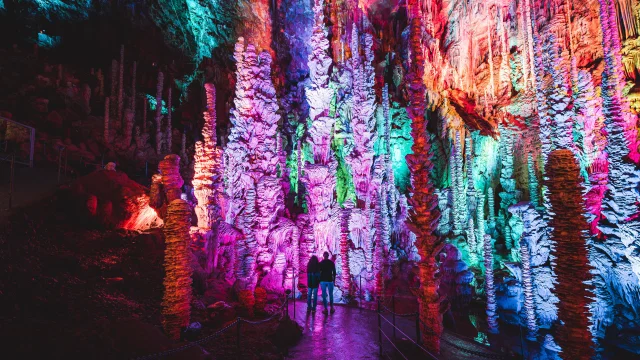 Aven Armand Lezbroz Crtloccitanie 0038050 Hd Min