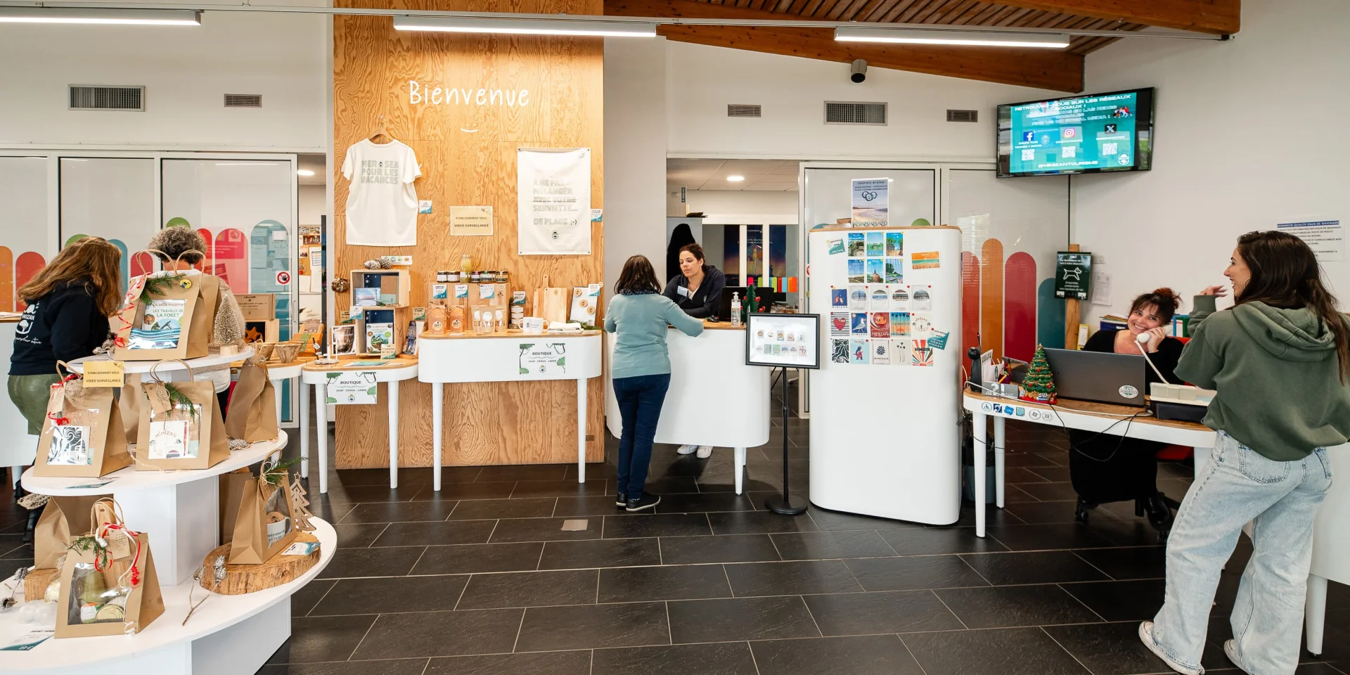 Innenseite Empfang Touristeninformation Mimizan