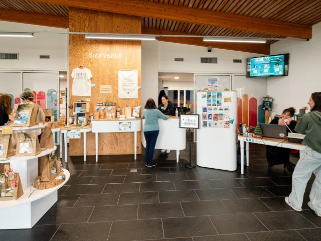 Innenseite Empfang Touristeninformation Mimizan