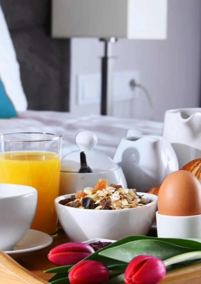 hotel breakfast