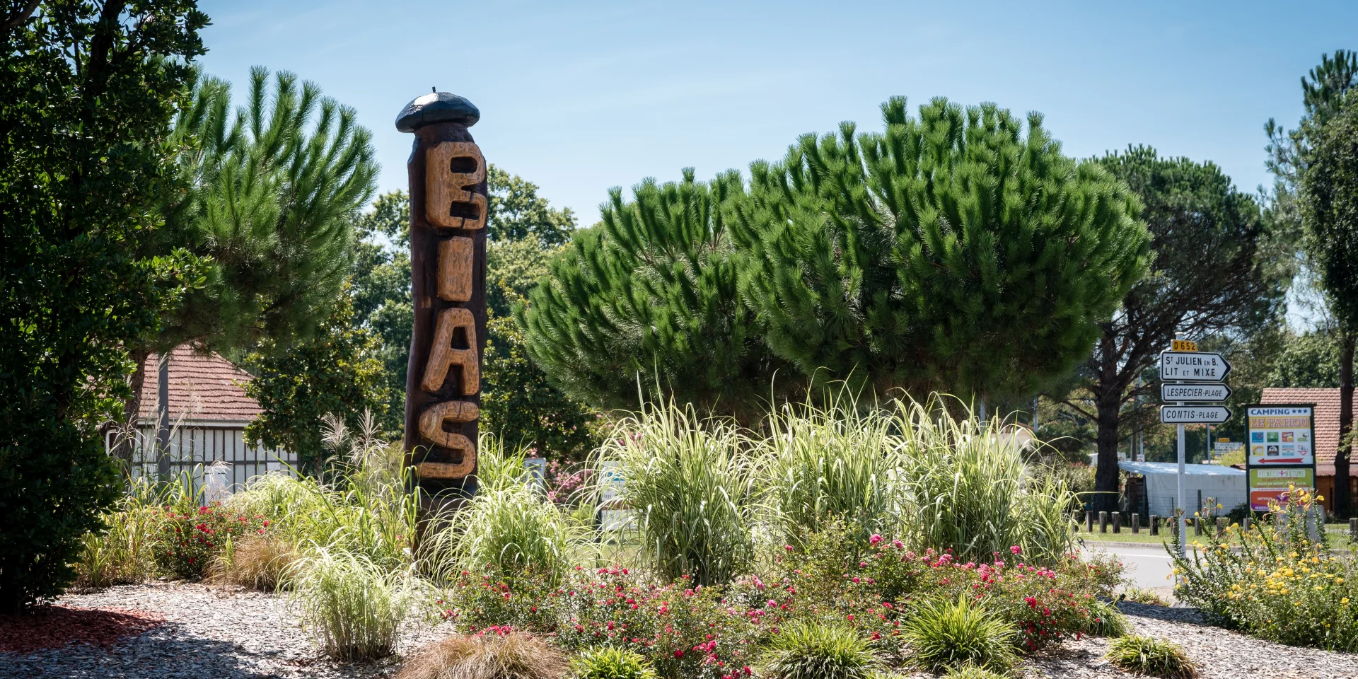Entrée du village de Bias - Landes