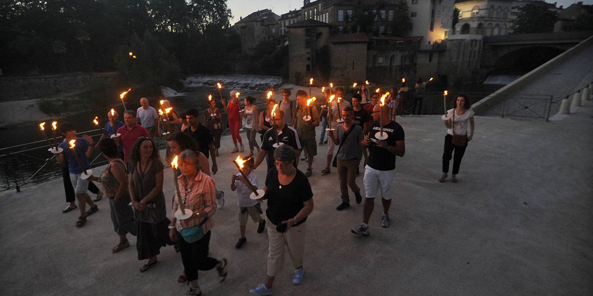 Visite aux flambeaux - ;Office de Tourisme