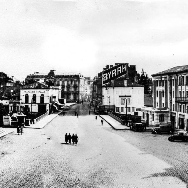 Place Charles de Gaulle à Mont de Marsan