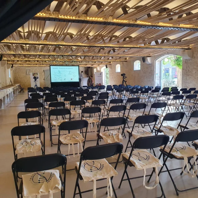 Domaine des Grands Chais Reunion Salle Des Grandes Ecuries 130 Chaises