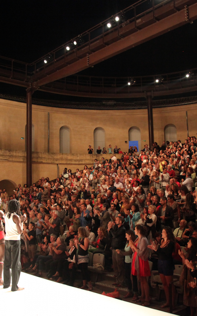 MontpellierDanseFoule_etienne Perra