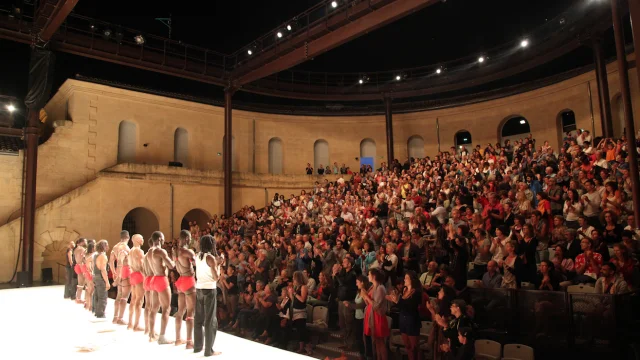 MontpellierDanseFoule_etienne Perra