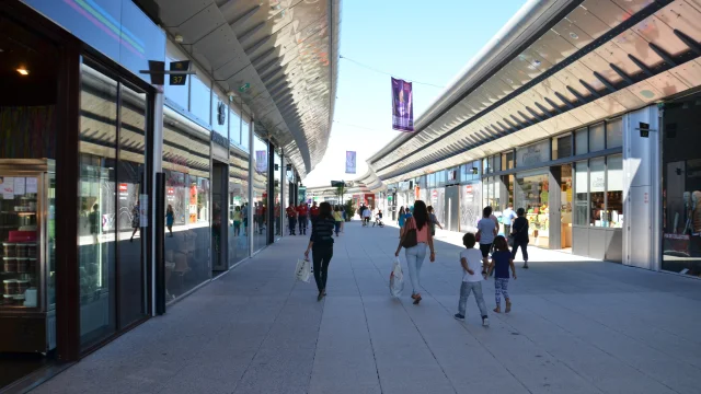 Odysseum Montpellier Shopping Boutiques Allee Famille