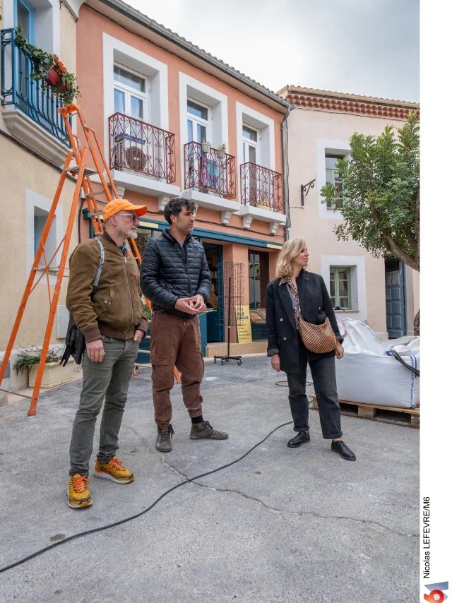 Décors de la nouvelle série quotidienne tournée dans la région de Montpellier. Backlot dans la zone Garosud à Montpellier. Aude Thevenin, Herald Najar (chef décorateur) et Mael Herrero (Décorateur exécutant)