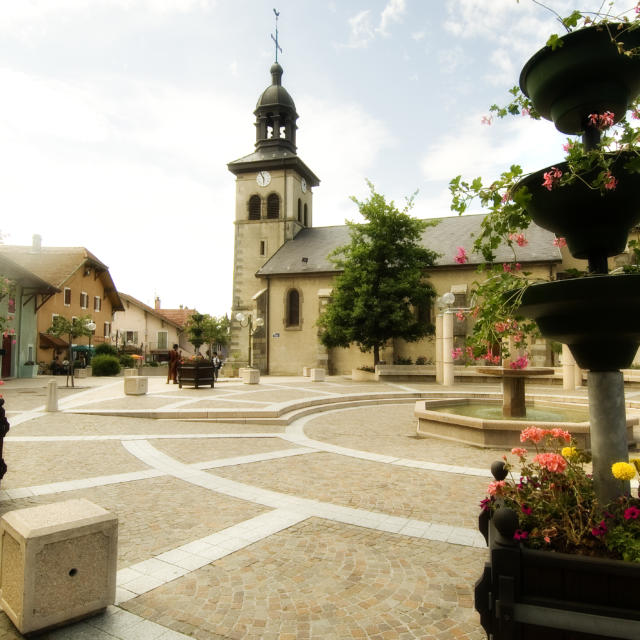 Place du passage à l'an 2000 - Ville-la-grand