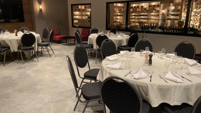 Salle Sous Sol Table Ronde 2