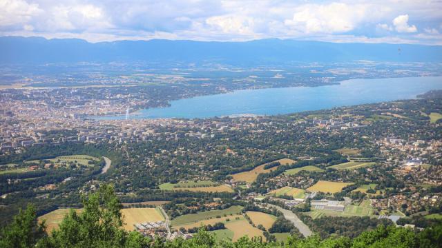 View_of_Leman_and_Geneva_Lake_from_Saleve-OT_Geneva_Mountains-_A.Modylevskaia-465-1200px