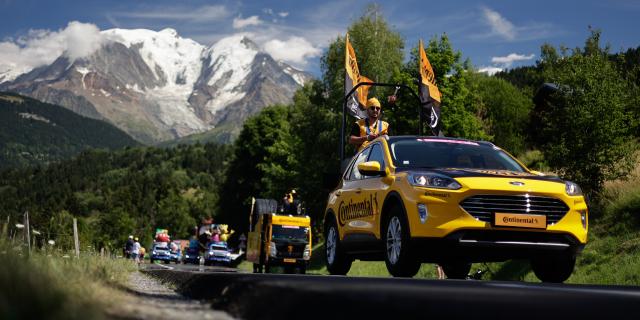 12/07/2022 - Tour de France 2022 - Etape 10 - Morzine Les Portes du Soleil / Megeve (148,1km) - Caravane publicitaire - Continental