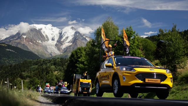 12/07/2022 - Tour de France 2022 - Etape 10 - Morzine Les Portes du Soleil / Megeve (148,1km) - Caravane publicitaire - Continental