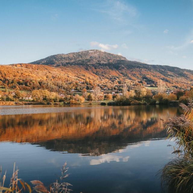 Vue sur les Voirons depuis le Lac de Machilly