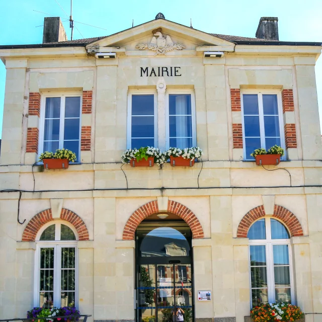 Mairie Colpo8681 Loickersuzan Morbihantourisme Fin34