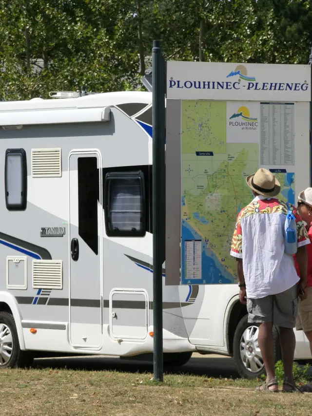 camping car à Plouhinec