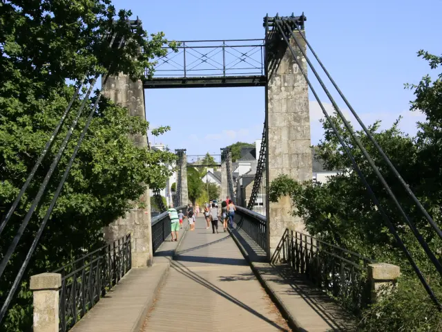 Vieux Pont suspendu du Bono