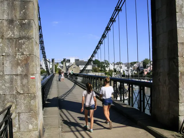Vieux Pont suspendu du Bono