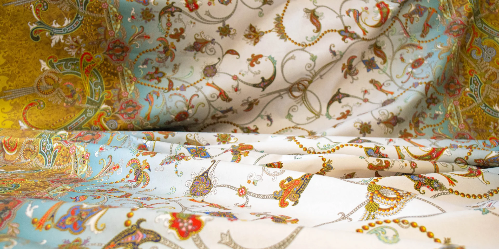 Etoffe de Noël 2025 - Perles du Rhin