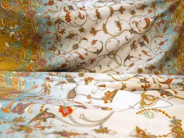 Etoffe de Noël 2025 - Perles du Rhin