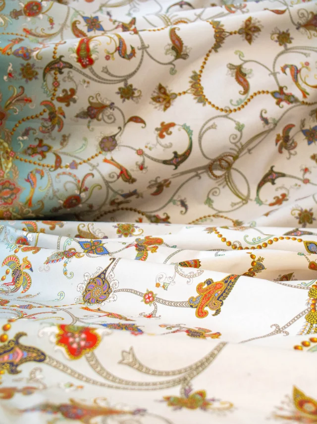 Etoffe de Noël 2025 - Perles du Rhin