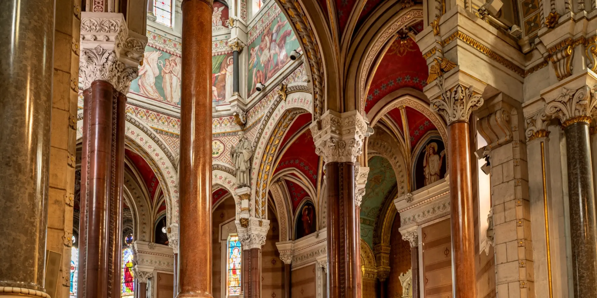 Intérieur basilique Ars